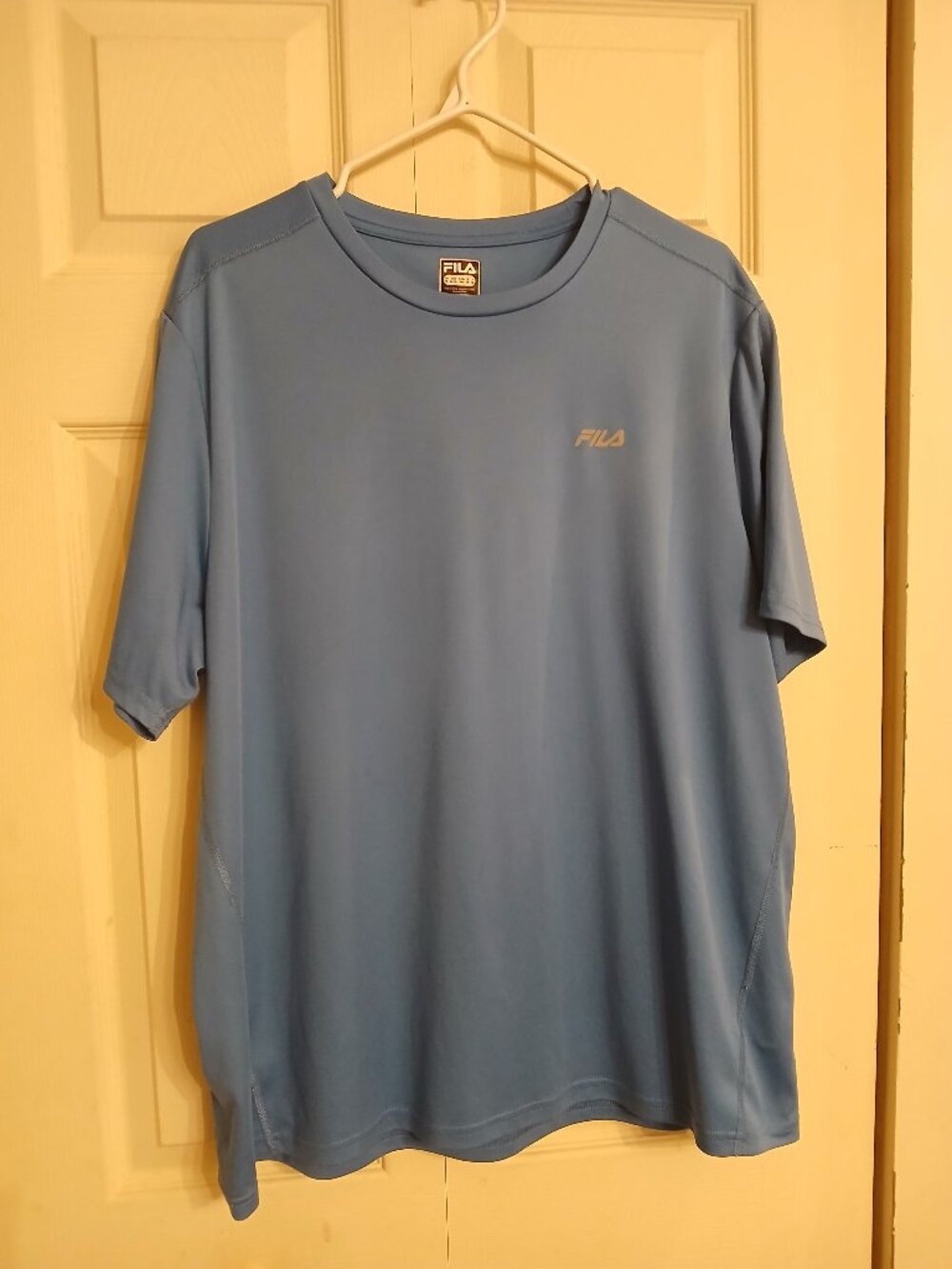 Men's Fila performance tee, size XL